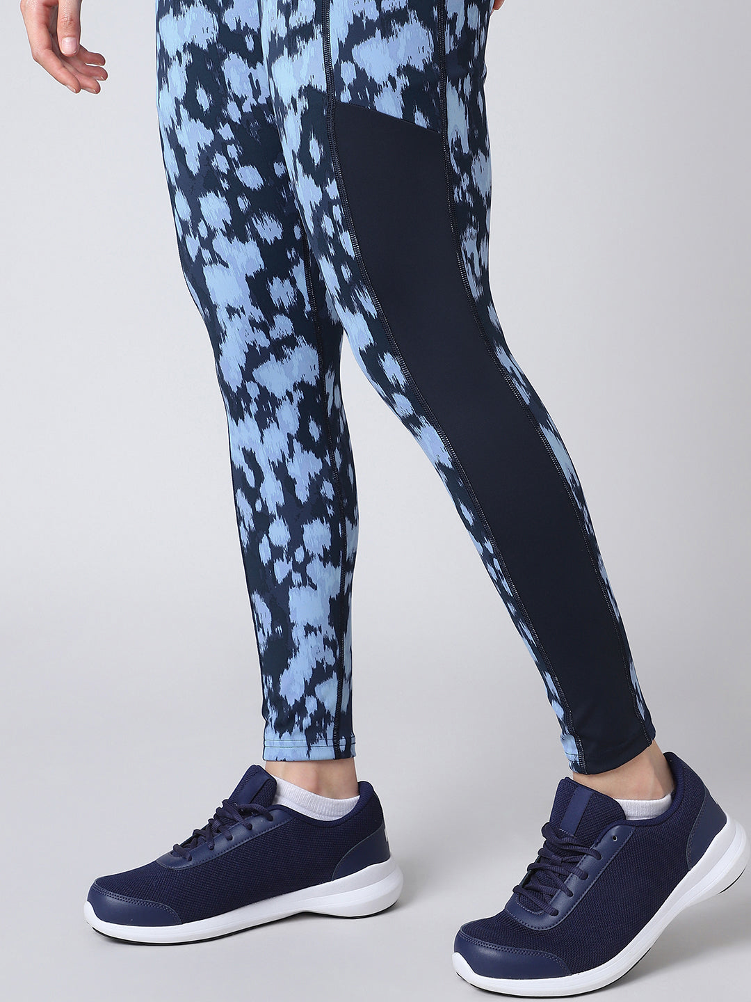 Women Printed Slim Fit Tights with ELASTO PLUS