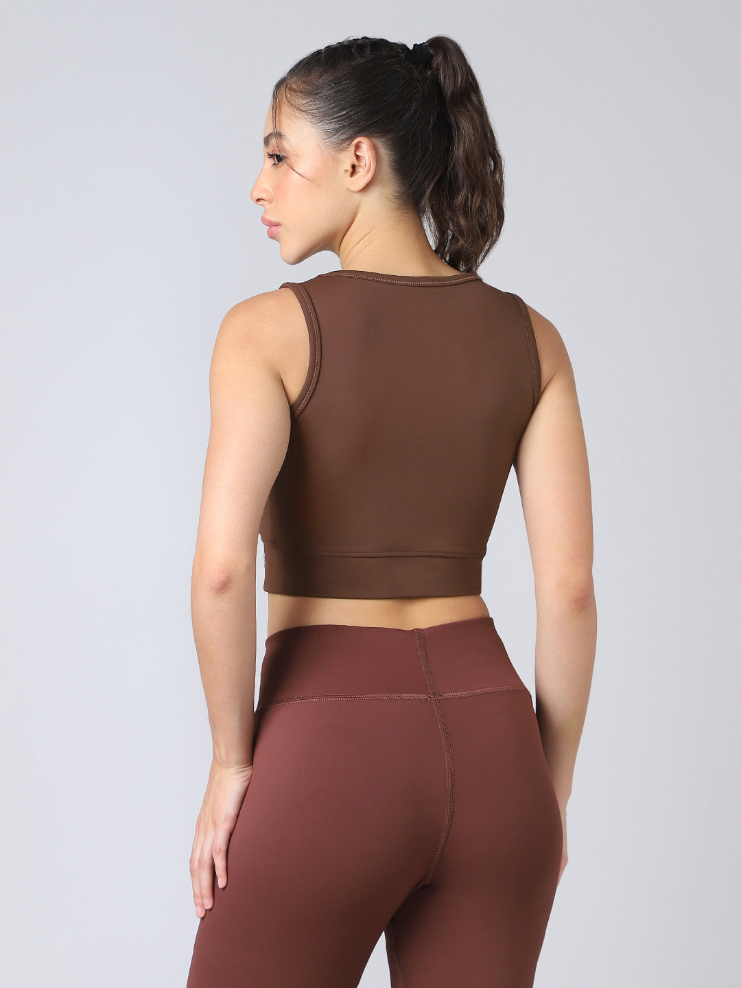 Women Solid Slim Fit Scoop Neck Sports Bra with ELASTO PLUS