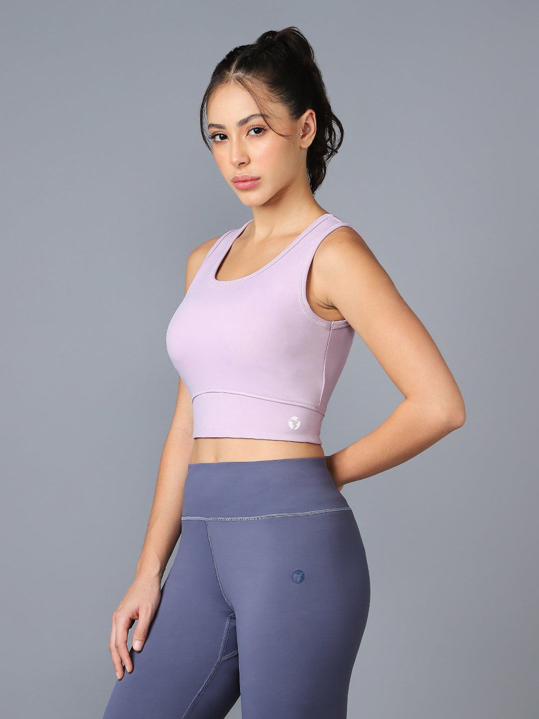 Women Solid Slim Fit Scoop Neck Sports Bra with ELASTO PLUS