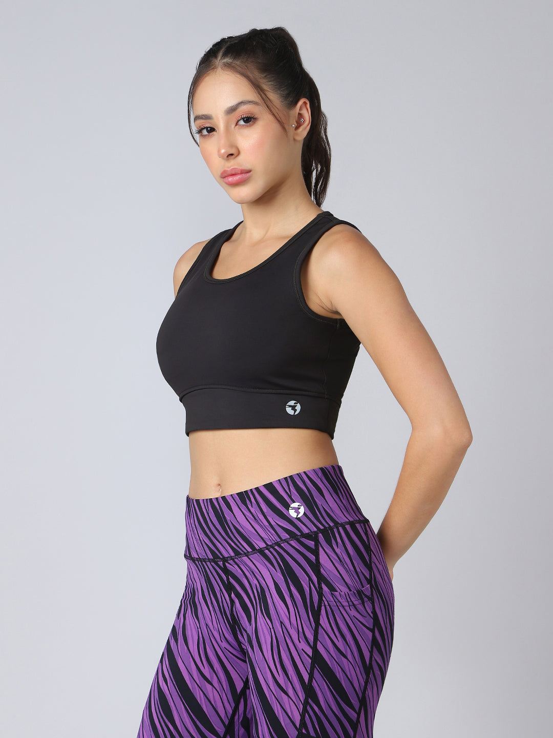 Women Solid Slim Fit Scoop Neck Sports Bra with ELASTO PLUS